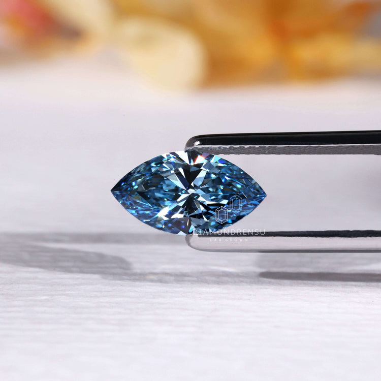 The 1.5 carat diamond shines brightly.