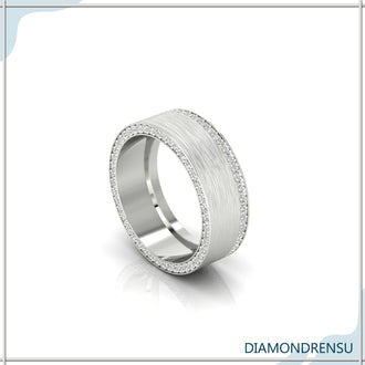Round wedding band for men with a smooth design.