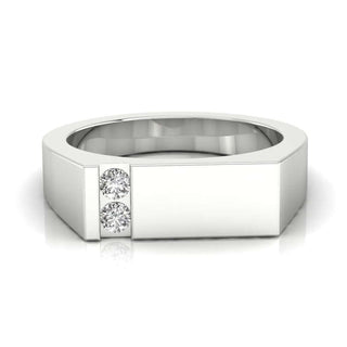 Menβs engagement ring featuring Lab Grown Diamond.