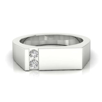 Menβs engagement ring featuring Lab Grown Diamond.