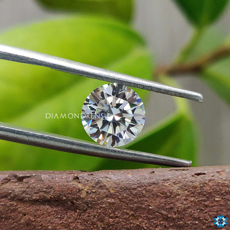 Moissanite round brilliant cut ideal for heirloom rings using diamondrensu loose moissanite stone.