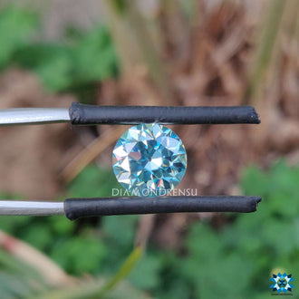 Moissanite loose stone crafted in 1.90 carat moissanite size.