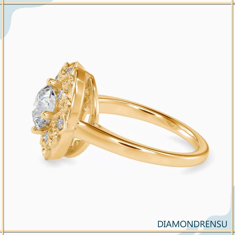 Handmade ring in white gold featuring a round diamond and prong setting