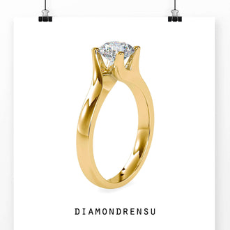 Solitaire diamond engagement ring with IGI certified lab grown diamond.