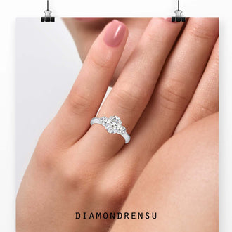 Oval diamond engagement ring perfect for a modern and elegant look.