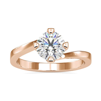 Round diamond ring with elegant brilliance and timeless design.