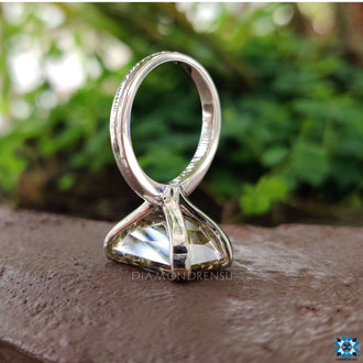 A claw prong engagement ring crafted to highlight the stunning centre piece stone.