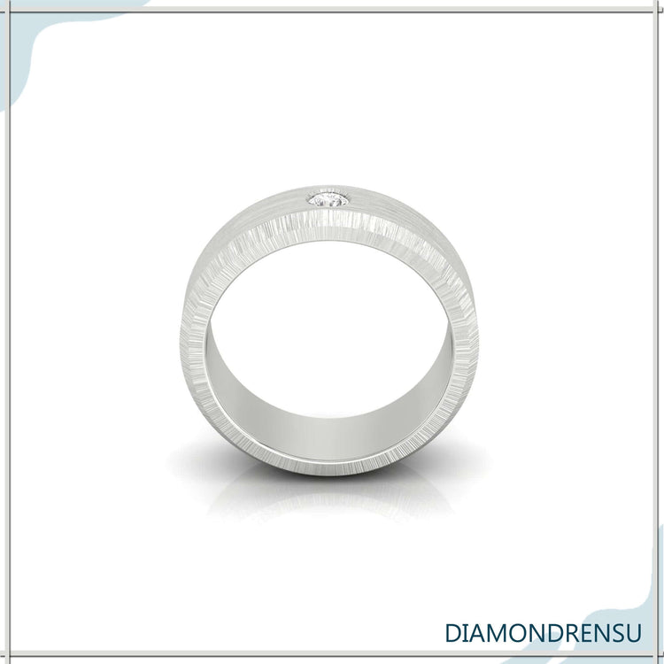 Round cut Lab Grown Diamond set in flush setting.