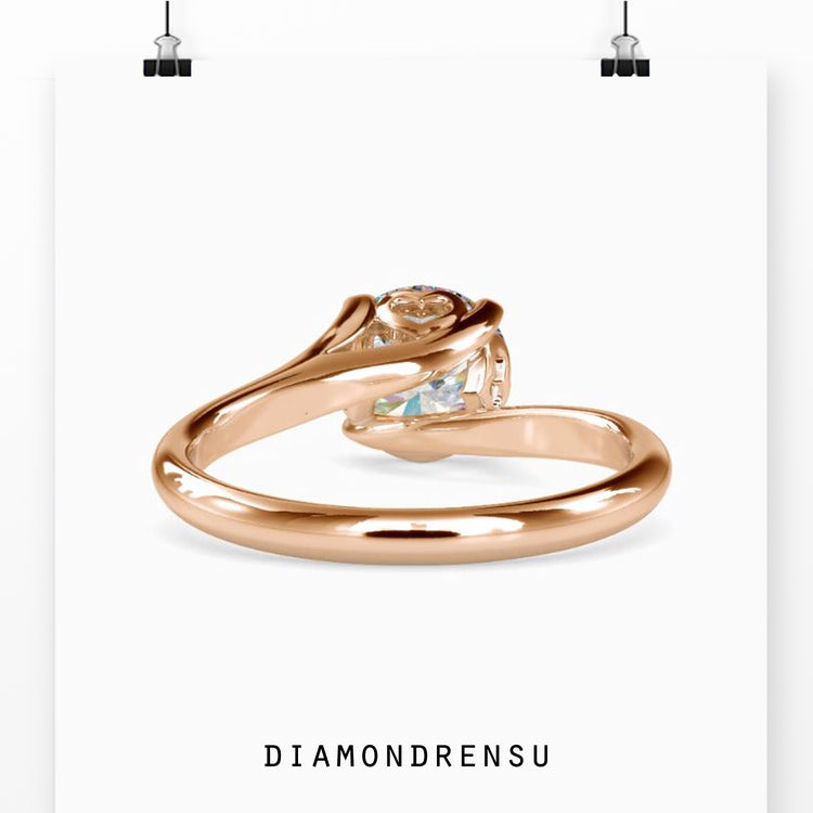 Lab grown diamond ring, IGI certified for sustainable brilliance.