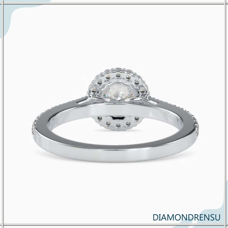 Round diamond ring halo offering a timeless look and sparkle.