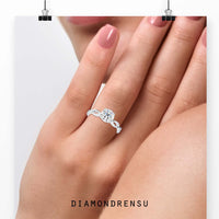 Round brilliant cut diamond ring showcasing unmatched brilliance and beauty.