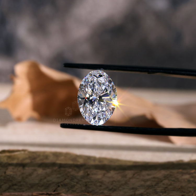Oval cut diamond available as oval diamond loose stone and loose lab grown diamond.