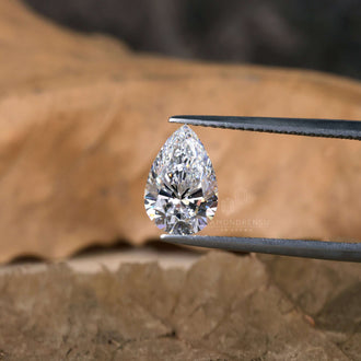 1.5 carat pear shape diamond loose diamond.