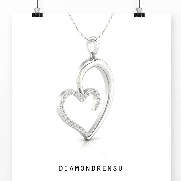 Half heart pendant in gold, featuring a pendant unique design and made with Lab Grown Diamond.