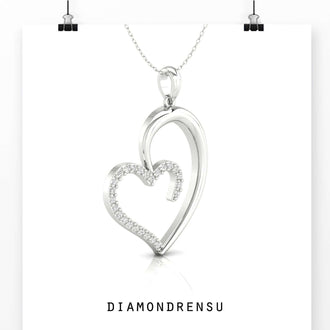 Half heart pendant in gold, featuring a pendant unique design and made with Lab Grown Diamond.