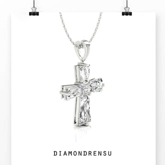 A princess cut pendant provides a clean, modern design.