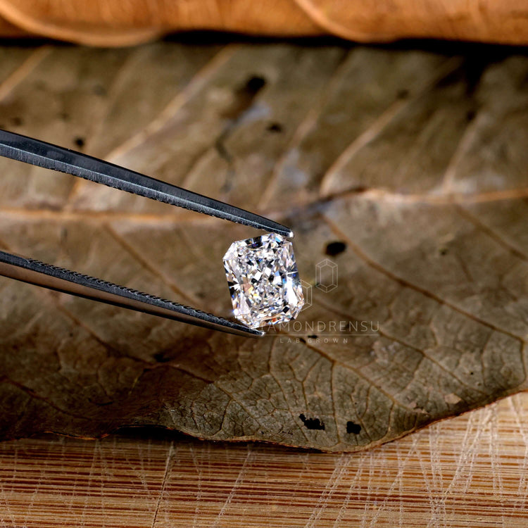 Radiant cut lab grown diamond sized 1 carat lab grown diamond.