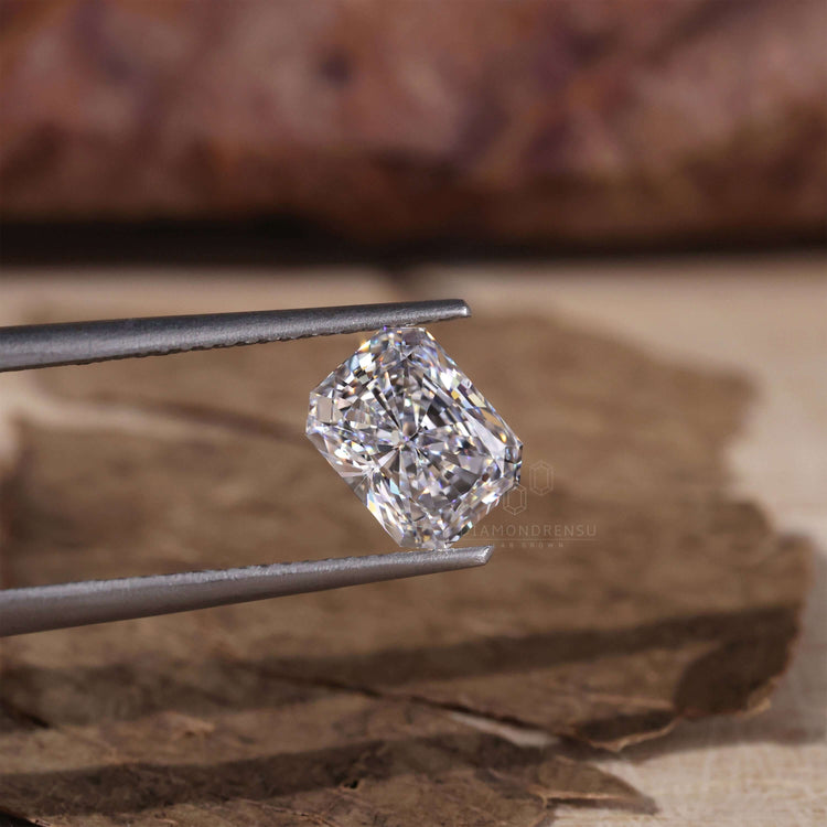 Loose lab grown diamond radiant cut certified.