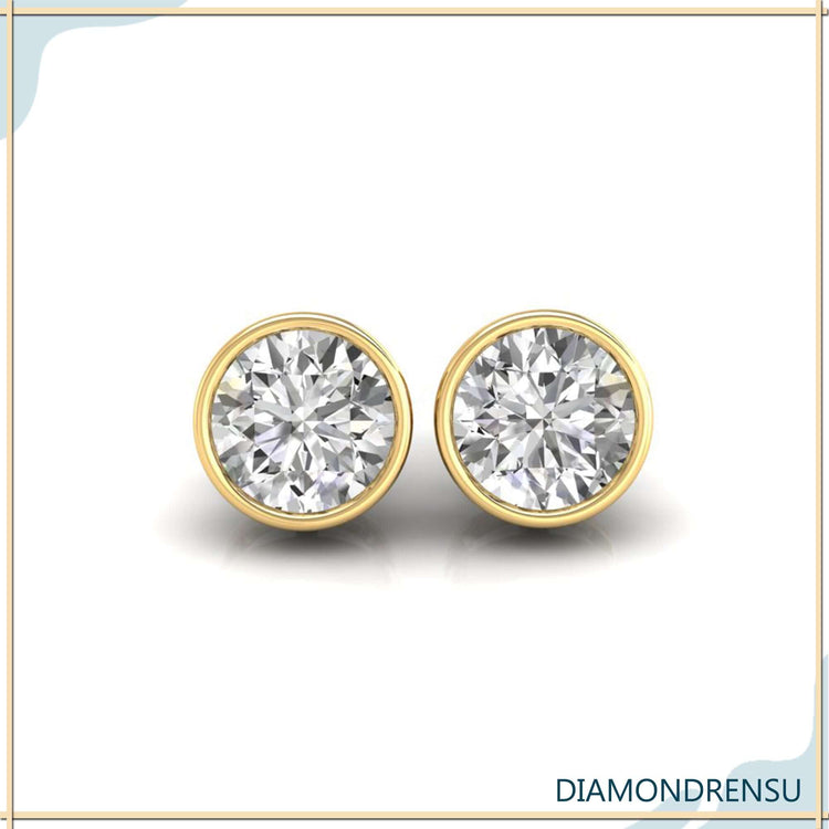 Sophisticated round earrings in silver, designed with Lab Grown Diamond for a modern look.