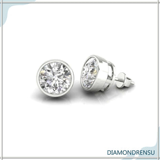 Radiant simple diamond earrings featuring round gold earrings studs, ideal for any occasion.