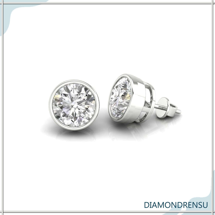 Radiant simple diamond earrings featuring round gold earrings studs, ideal for any occasion.
