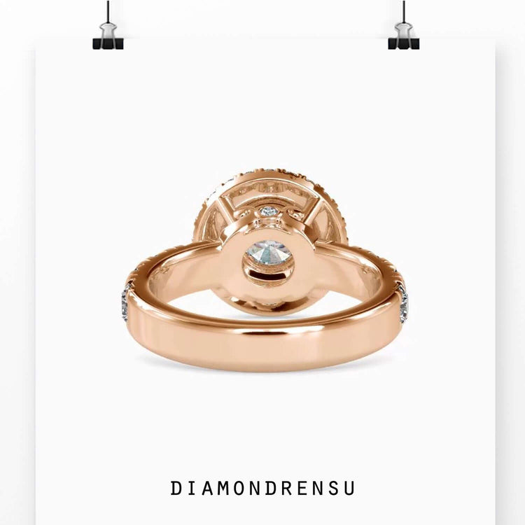 Diamondrensu ring with 4 prong setting and round brilliant diamond