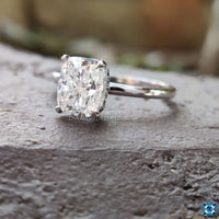 Exquisite claw prong setting on a dazzling gemstone for a refined look.