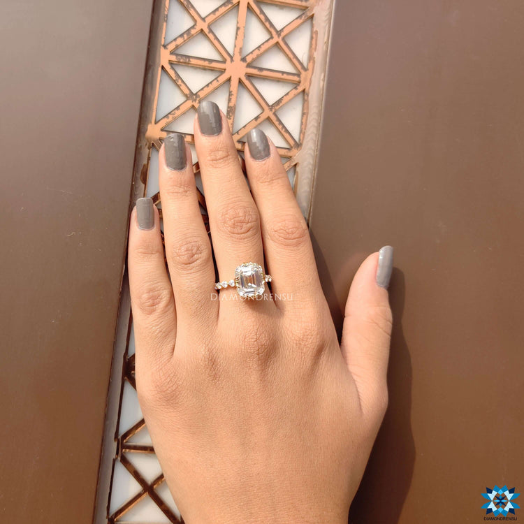 moissanite wedding ring