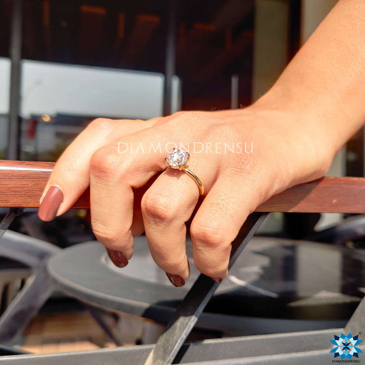 Yellow Gold Engagement Ring 4 Claw Prong Setting Round Cut Moissanite