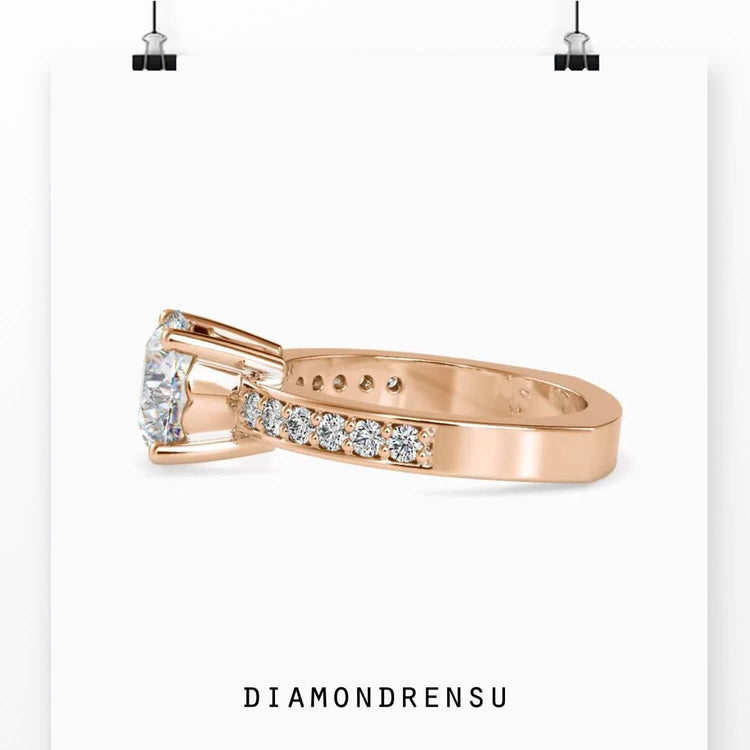 Engagement ring pave design for a chic and sophisticated look.