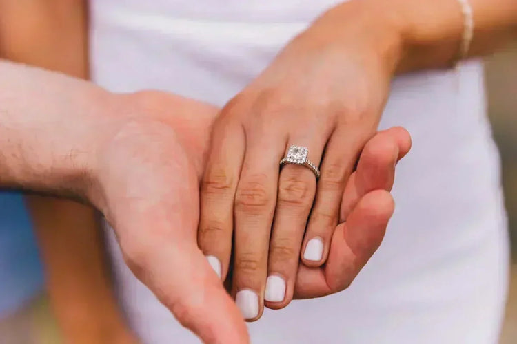 How to Choose the Perfect Diamond Shape for Your Hand and Finger Type
