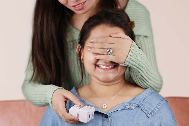 Mother’s Day Jewelry: The Perfect Gift for Mom