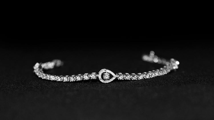Guide to lab grown diamond bracelets
