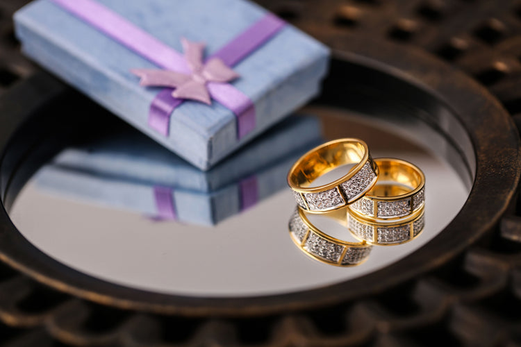wedding anniversary jewelry gift guide