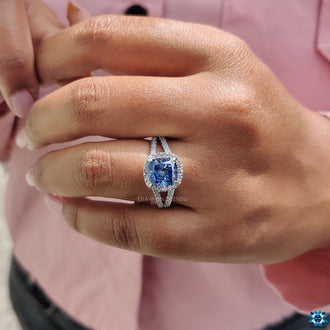 4 claw prong setting crafted for moissanite engagement ring.
