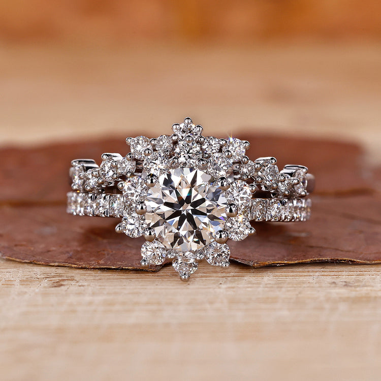 Round Diamond Engagement Ring with Wedding Band for timeless elegance.
