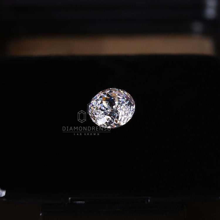 This antique cut loose diamond features a 1.09 carat Portuguese cut shape.
