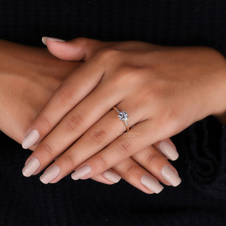 A classic Round Diamond Ring that shines with brilliance and style.
