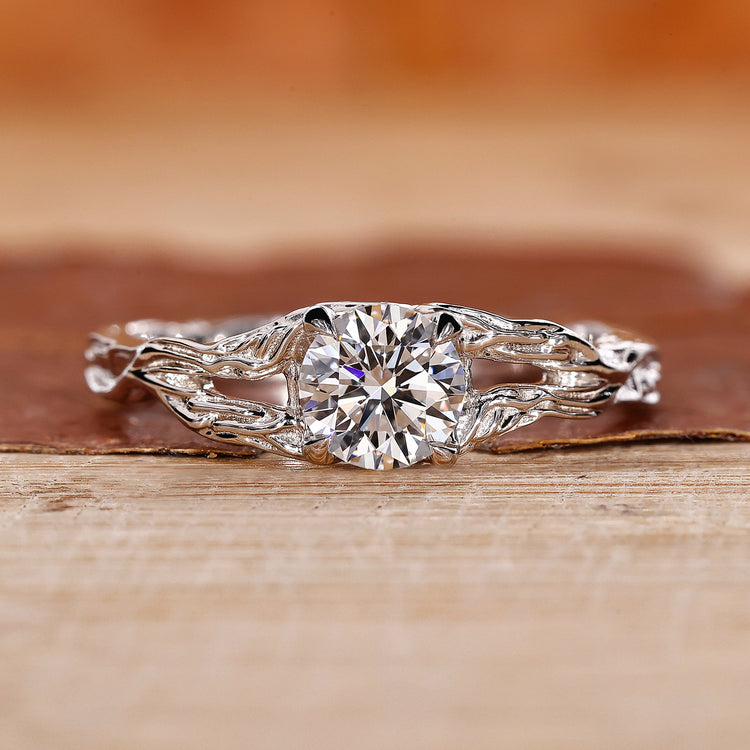 Brilliant round diamond ring, diamond solitaire ring, split shank ring
