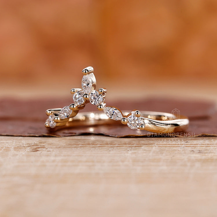 Round Cut Wedding Band in a classic and sleek design.
