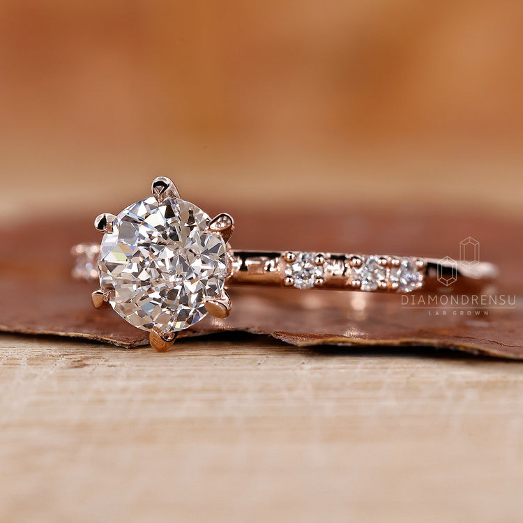 Round Diamond Engagement Ring set in a stunning hidden halo.