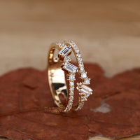 Cluster wedding band crafted for a unique bridal look.
