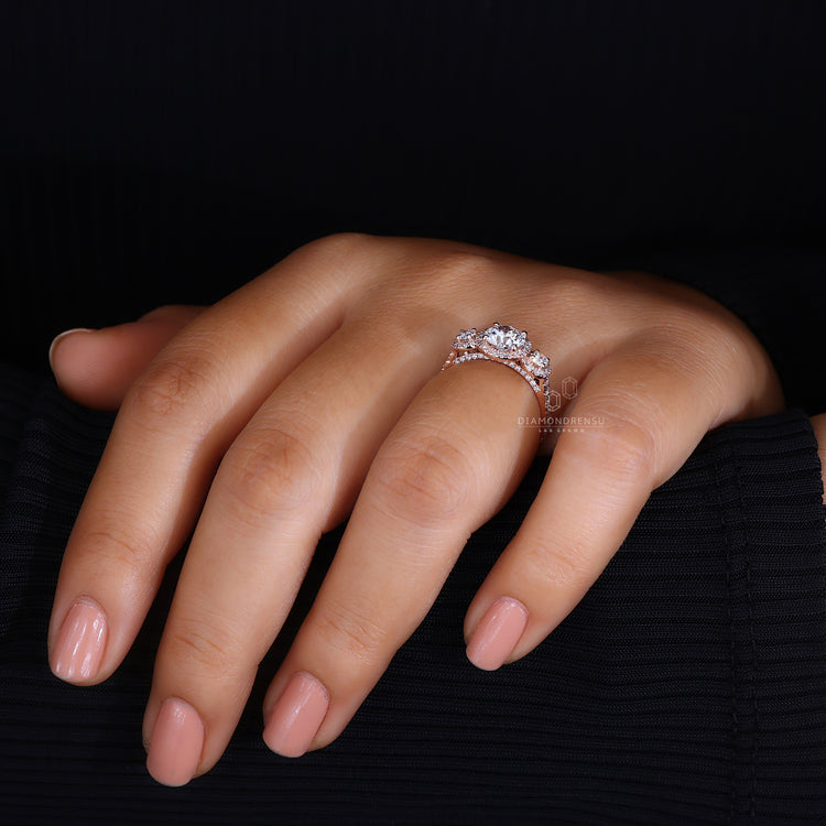 Halo Ring Ring featuring a modern diamond design.
