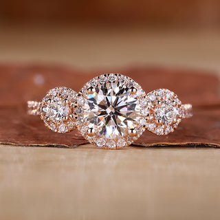 Round Diamond Engagement Ring with delicate detailing.

