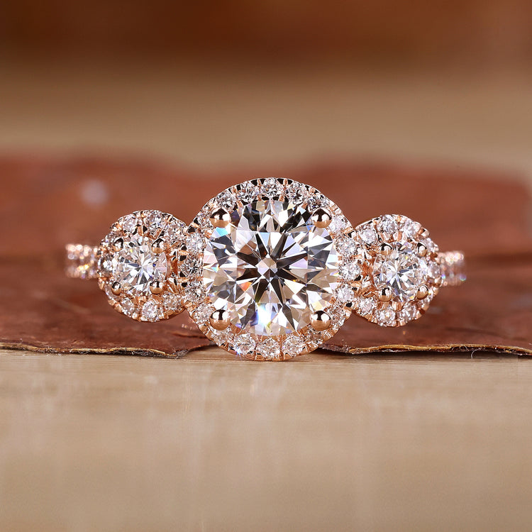 Round Diamond Engagement Ring with delicate detailing.
