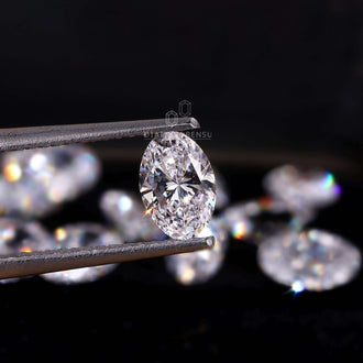 Oval cut featured in lab grown loose diamond format for buyers.
