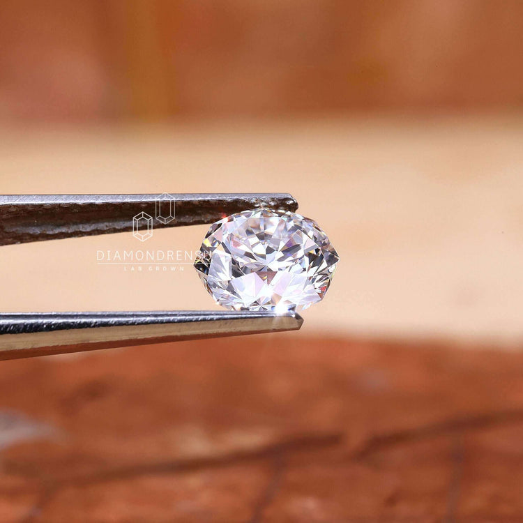 Diamondrensu offers a 1.11 carat lab grown octagon cut diamond.
