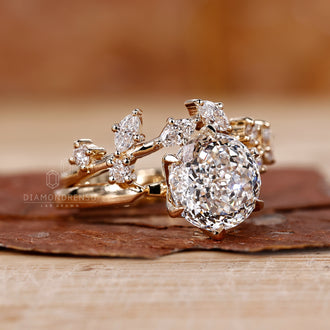 Claw Prongs setting to enhance the brilliance of your diamond.
