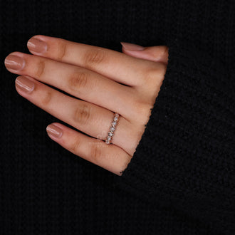 Diamondrensu wedding band perfect for any celebration.
