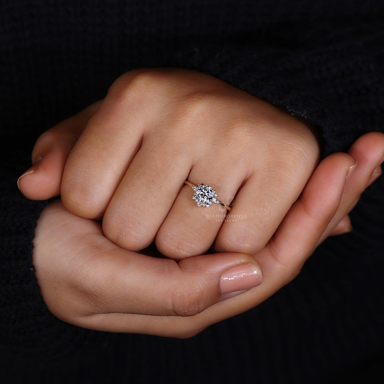 Prong setting with lab grown diamond for eco-friendly brilliance.